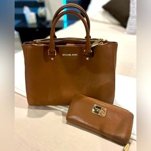 Brown Michael Kors Tote Purse & Wallet
